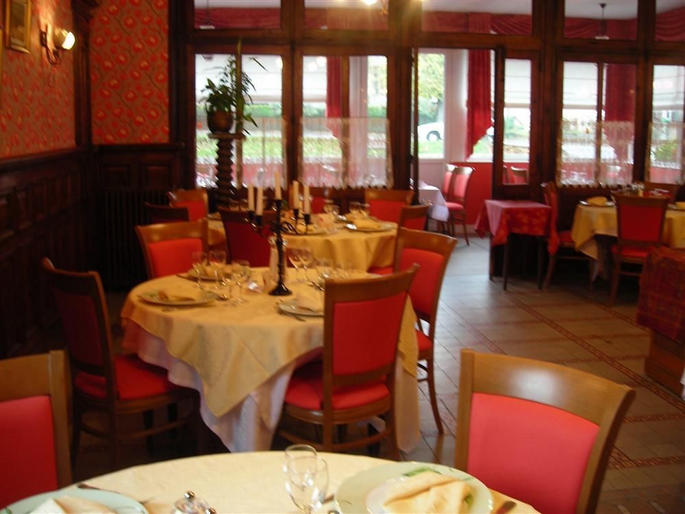 Logis Hotel De France Restaurant Grill Домфро Екстериор снимка